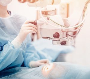 Cirurgia de catarata por Facoemulsificação - Dr Visão